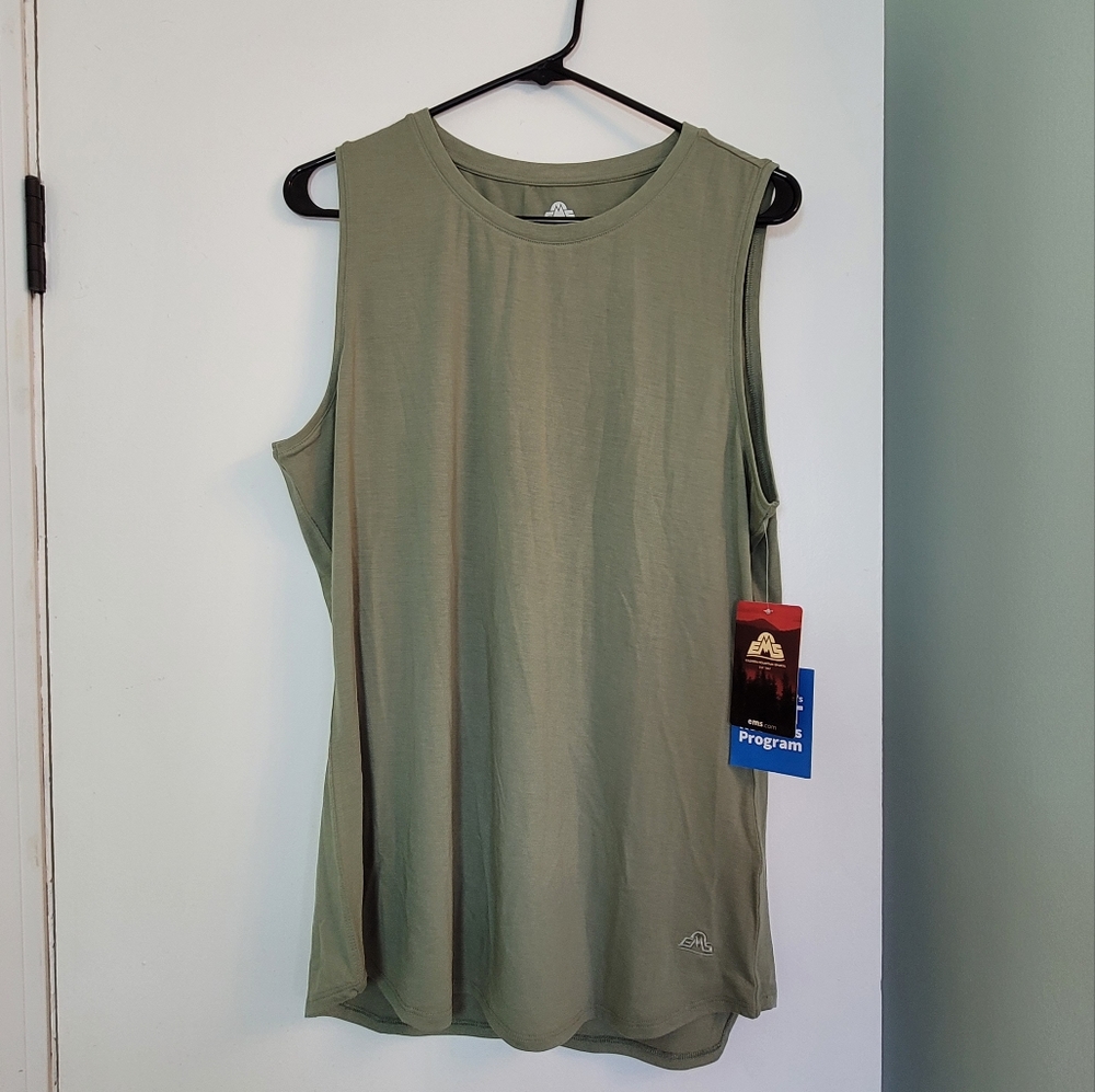 NWT EMS highland tank top Size